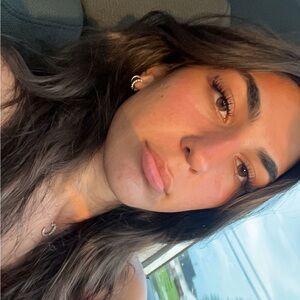 Meet your Posher, Caroline